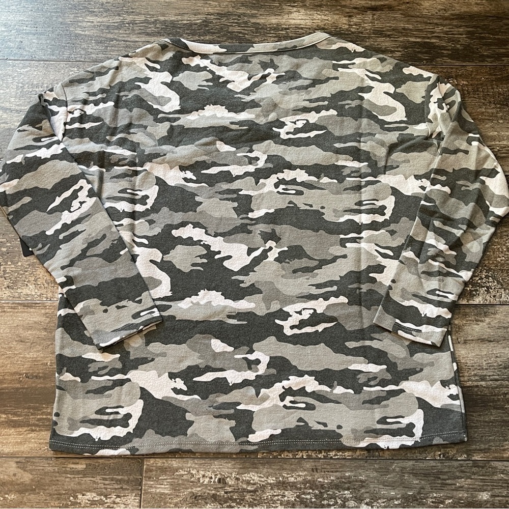 Chaser Cozy Pullover Top Sweater Grey Camo Size Large NWT - Picture 8 of 11